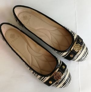 Isola black/white leather flats